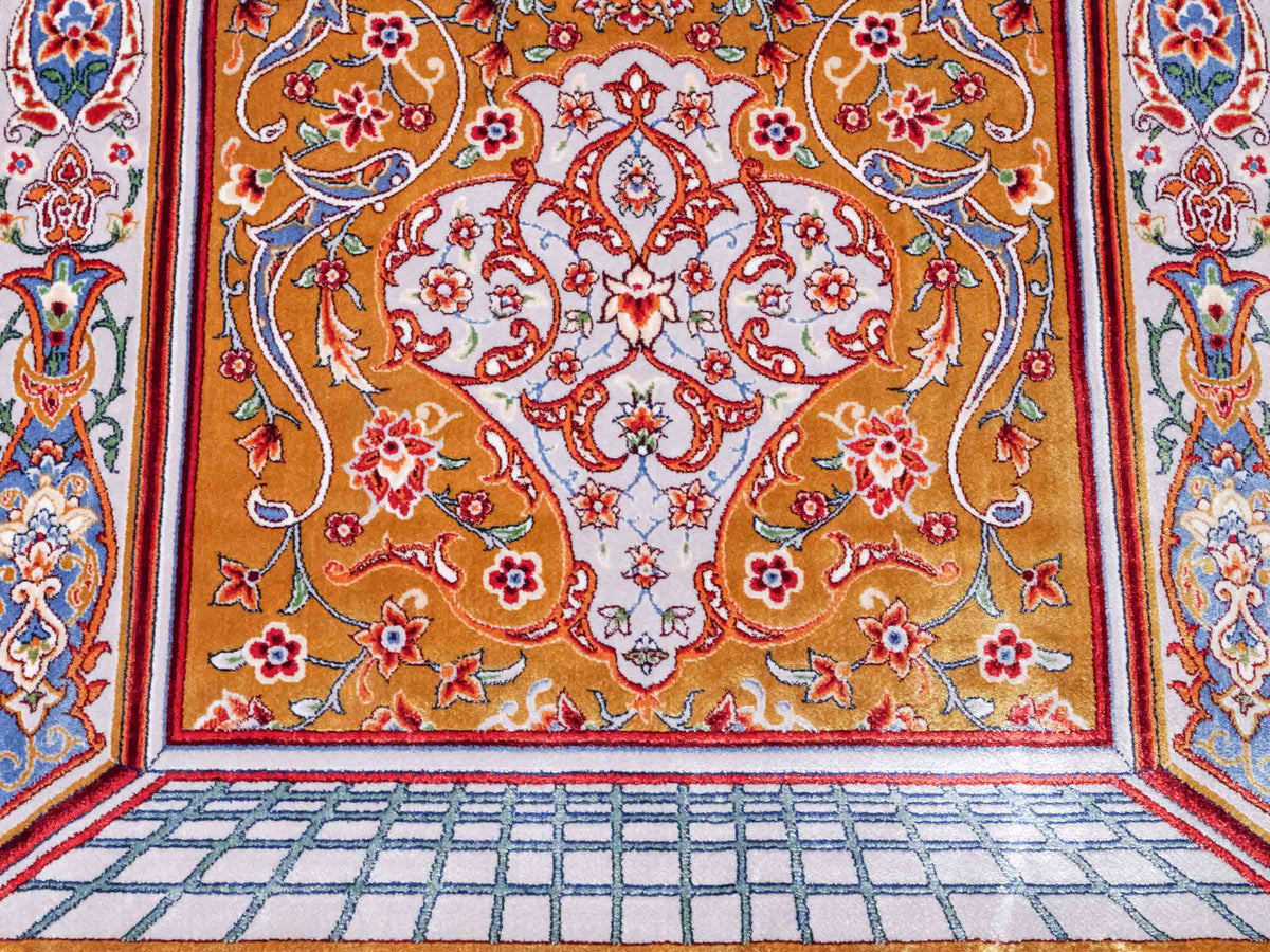 Ghom Gebetsteppich "Dua" 120 x 80 cm gewebt aus Bambusseide (Viskose), islamisches Design, Farbe: Gold-Grün. Teppichnummer: V98GD096M. Persian Luxury Collection by Khademi. Made in Iran / Persia – Vertrieb durch JUPITER Intl.