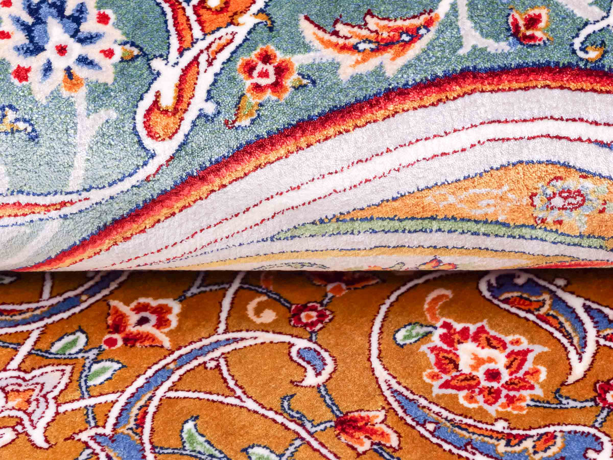 Ghom Gebetsteppich "Dua" 120 x 80 cm gewebt aus Bambusseide (Viskose), islamisches Design, Farbe: Gold-Grün. Teppichnummer: V98GD096M. Persian Luxury Collection by Khademi. Made in Iran / Persia – Vertrieb durch JUPITER Intl.