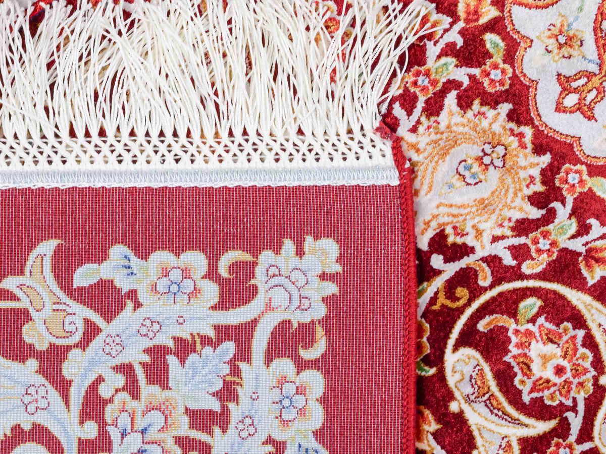 Ghom Gebetsteppich "Dua" 120 x 80 cm gewebt aus Bambusseide (Viskose), islamisches Design, Farbe: Rot-Blau. Teppichnummer: V98RD096M. Persian Luxury Collection by Khademi. Made in Iran / Persia – Vertrieb durch JUPITER Intl.