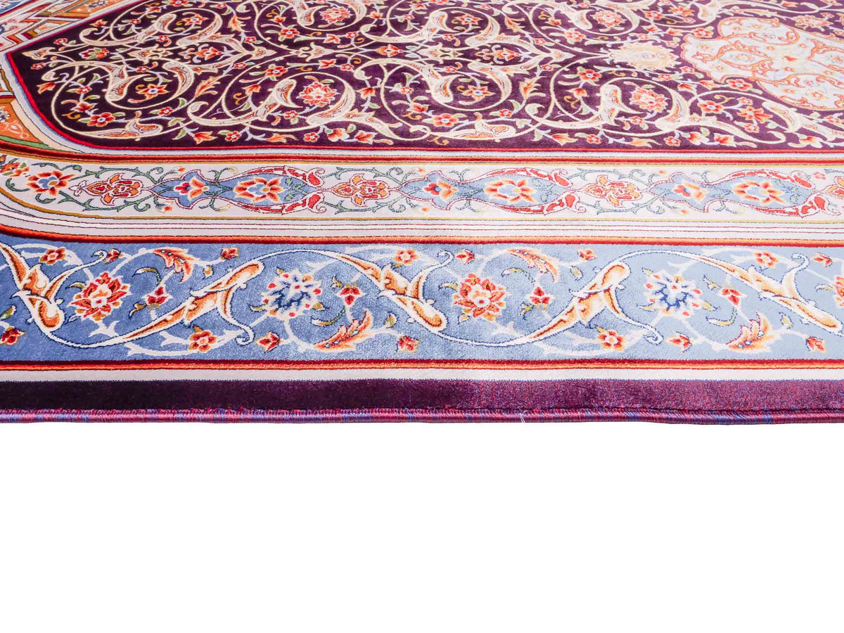 Ghom Gebetsteppich "Dua" 120 x 80 cm gewebt aus Bambusseide (Viskose), islamisches Design, Farbe: Violett-Blau. Teppichnummer: V98AE096M. Persian Luxury Collection by Khademi. Made in Iran / Persia – Vertrieb durch JUPITER Intl.