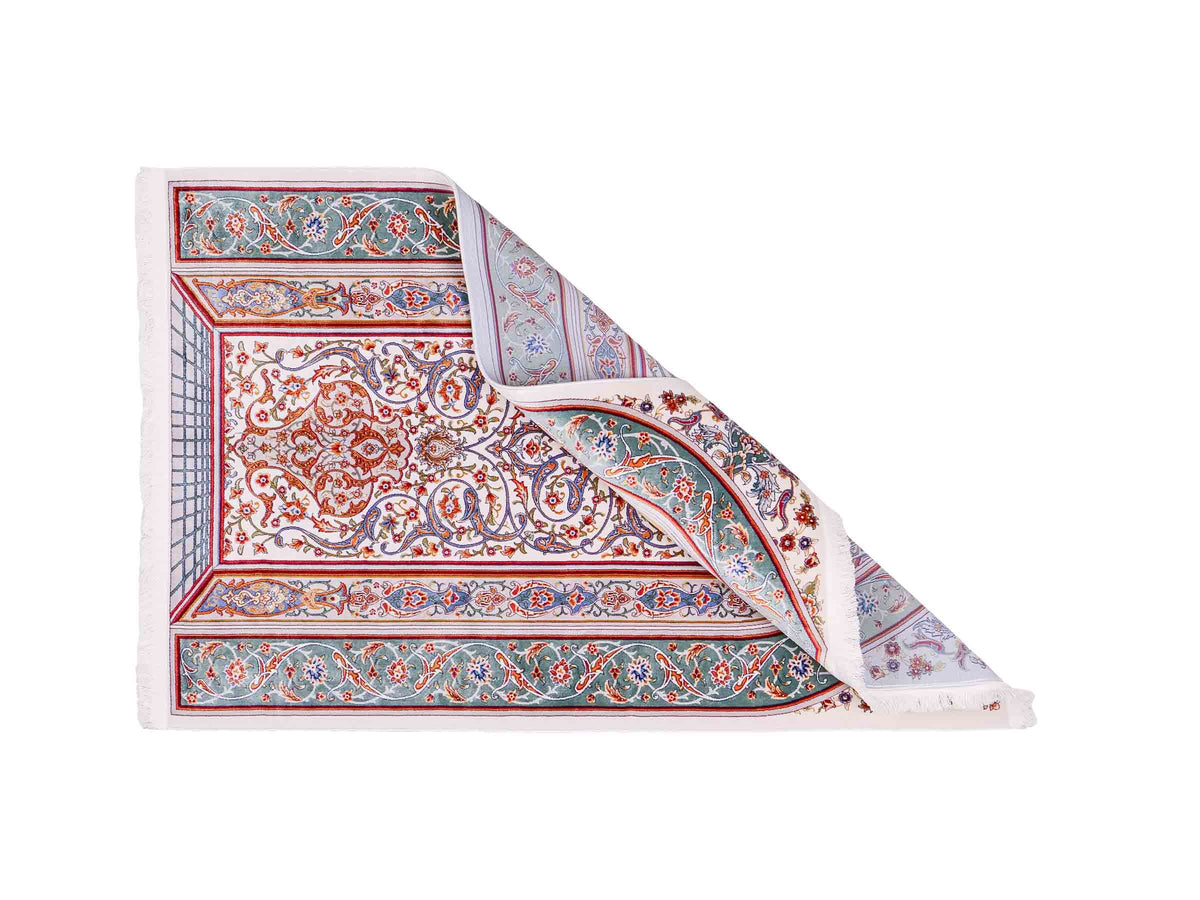 Ghom Gebetsteppich "Dua" 120 x 80 cm gewebt aus Bambusseide (Viskose), islamisches Design, Farbe: Cremeweiß-Grün. Teppichnummer: V98CR096M. Persian Luxury Collection by Khademi. Made in Iran / Persia – Vertrieb durch JUPITER Intl.