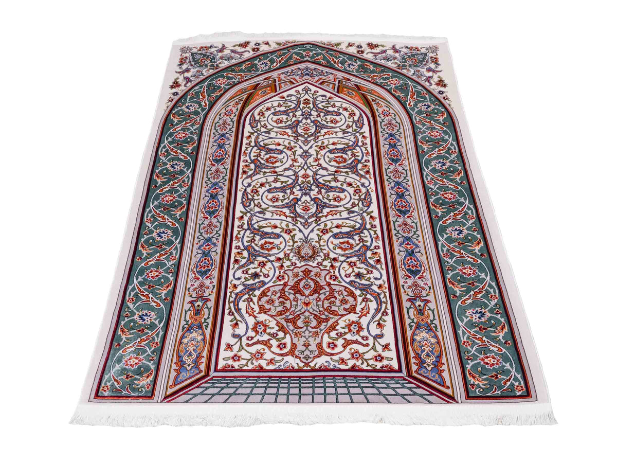 Ghom Gebetsteppich "Dua" 120 x 80 cm gewebt aus Bambusseide (Viskose), islamisches Design, Farbe: Cremeweiß-Grün. Teppichnummer: V98CR096M. Persian Luxury Collection by Khademi. Made in Iran / Persia – Vertrieb durch JUPITER Intl.