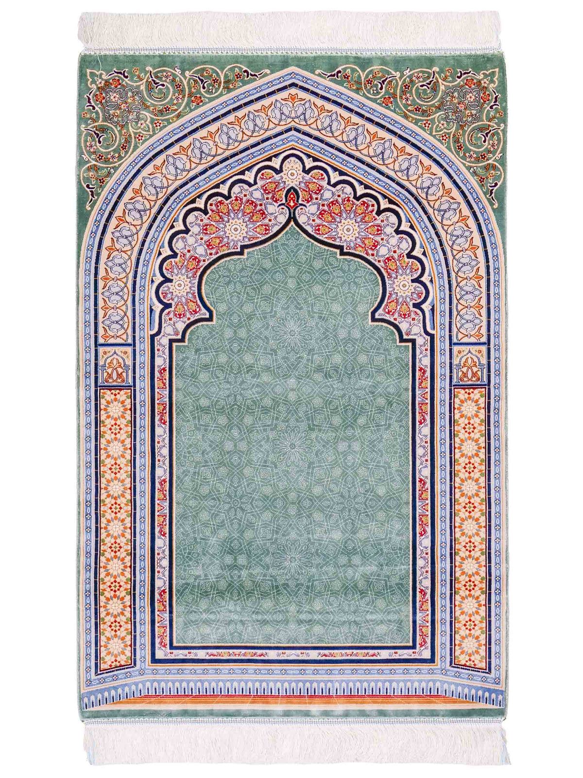 Ghom Gebetsteppich "Sana" 120 x 80 cm gewebt aus Bambusseide (Viskose), islamisches Design, Farbe: Türkis-Beige. Teppichnummer: V102TL096H. Persian Luxury Collection by Khademi. Made in Iran / Persia – Vertrieb durch JUPITER Intl.