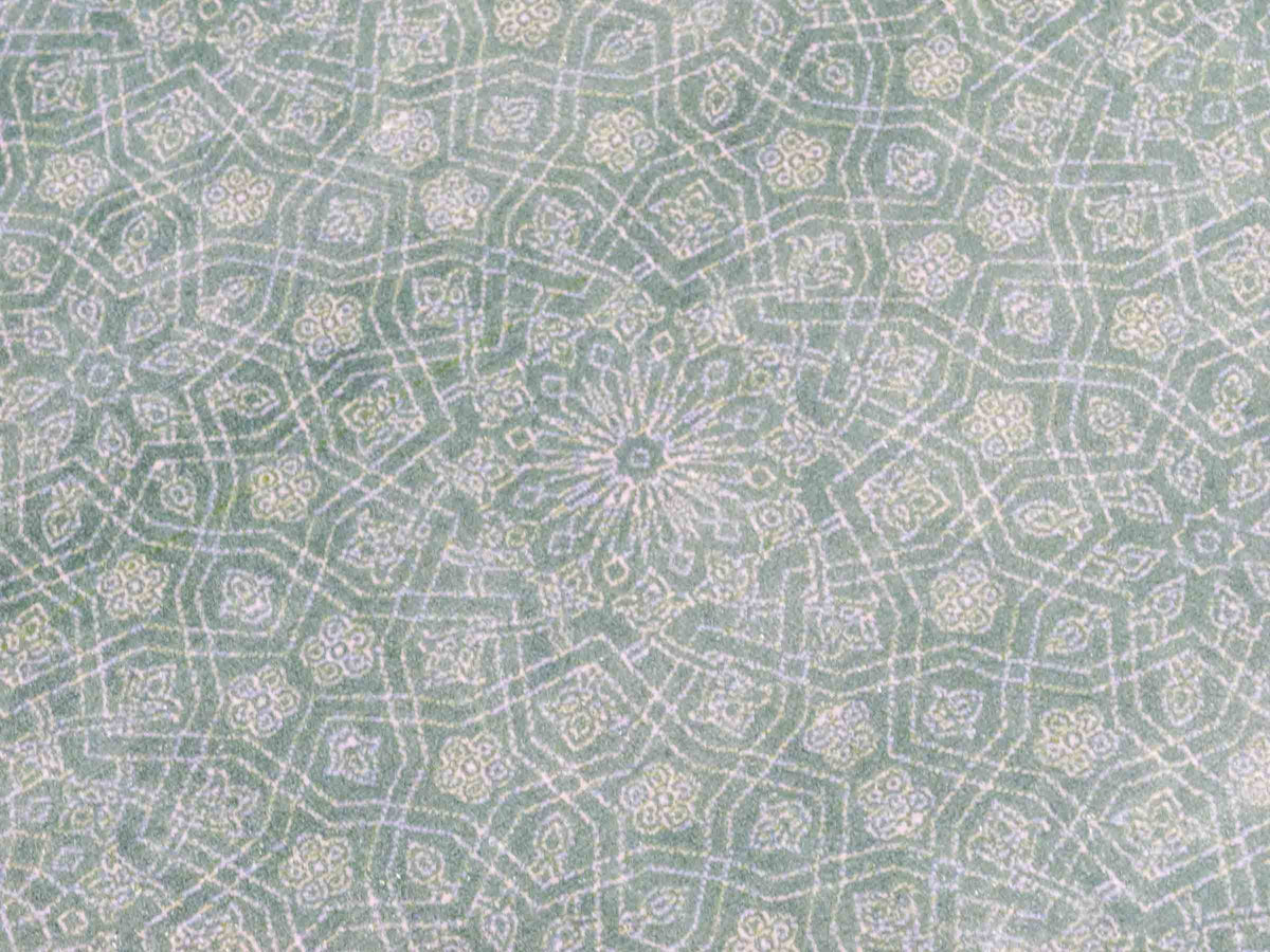 Ghom Gebetsteppich "Sana" 120 x 80 cm gewebt aus Bambusseide (Viskose), islamisches Design, Farbe: Türkis-Beige. Teppichnummer: V102TL096H. Persian Luxury Collection by Khademi. Made in Iran / Persia – Vertrieb durch JUPITER Intl.