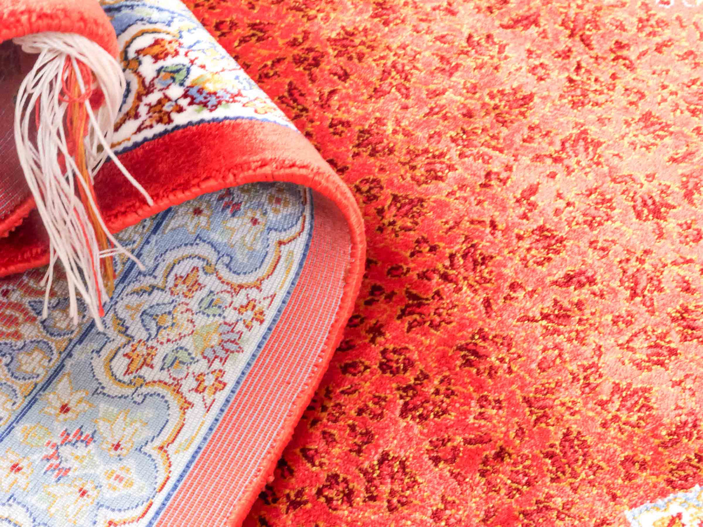 Ghom Läufer-Maschinenteppich "Fereydun" 150 x 50 cm aus pflanzlicher Seide (Viskose) mit Medaillon, Orange. Teppichnummer: V28BU075H. Persian Luxury Collection by Khademi. Made in Iran / Persia – Vertrieb durch JUPITER Intl.