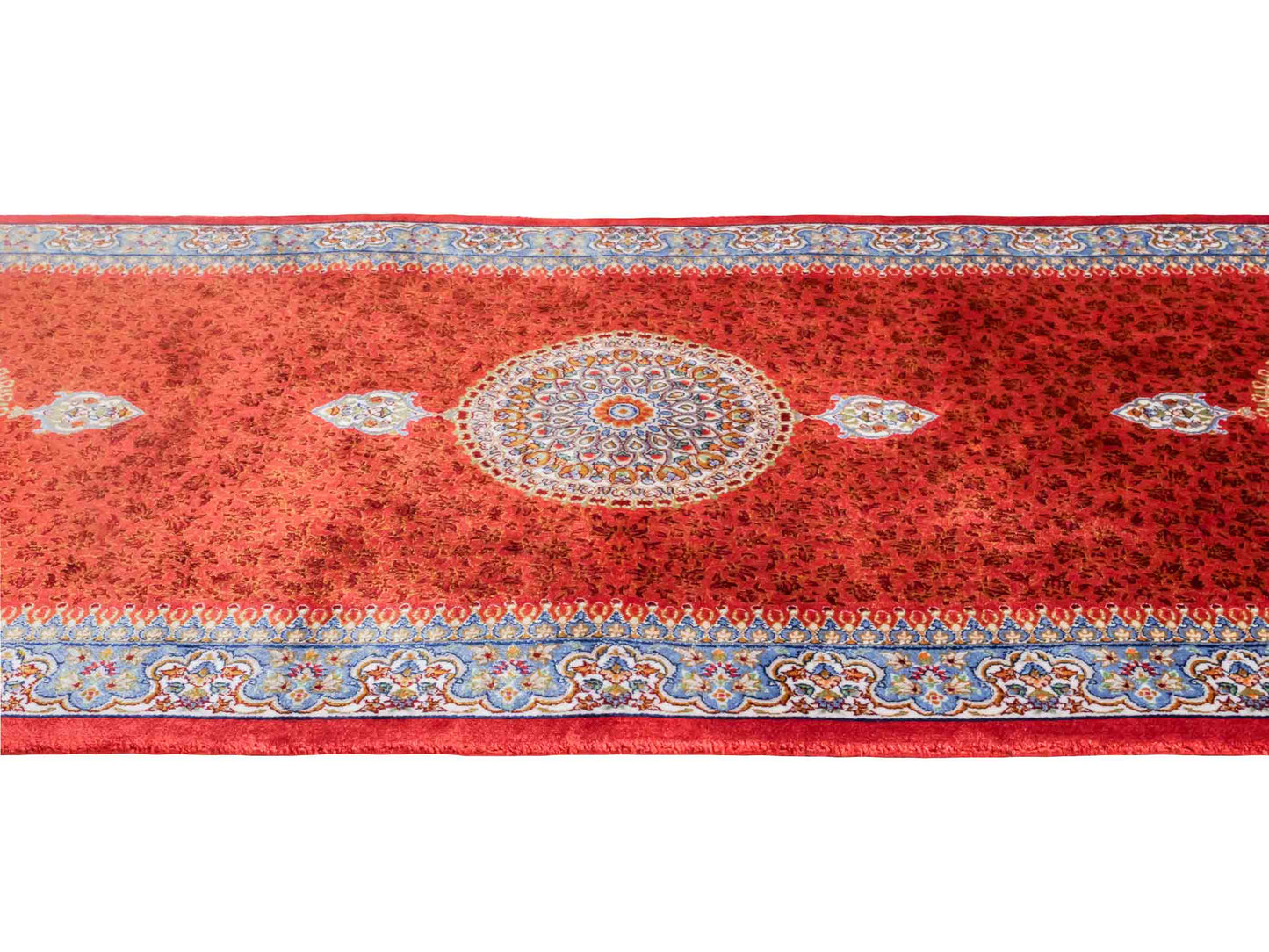 Ghom Läufer-Maschinenteppich "Fereydun" 150 x 50 cm aus pflanzlicher Seide (Viskose) mit Medaillon, Orange. Teppichnummer: V28BU075H. Persian Luxury Collection by Khademi. Made in Iran / Persia – Vertrieb durch JUPITER Intl.
