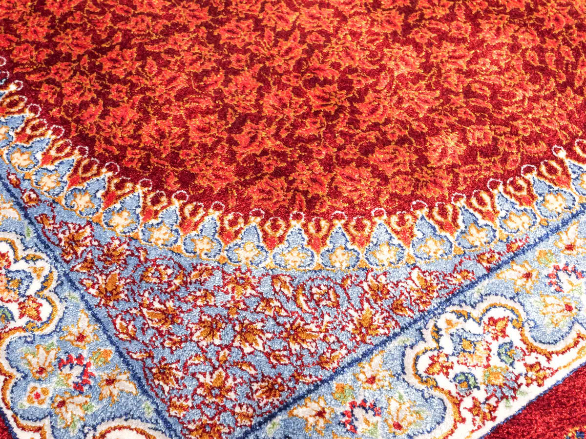 Ghom Läufer-Maschinenteppich "Fereydun" 150 x 50 cm aus pflanzlicher Seide (Viskose) mit Medaillon, Rot-Orange. Teppichnummer: V28RD075H. Persian Luxury Collection by Khademi. Made in Iran / Persia – Vertrieb durch JUPITER Intl.