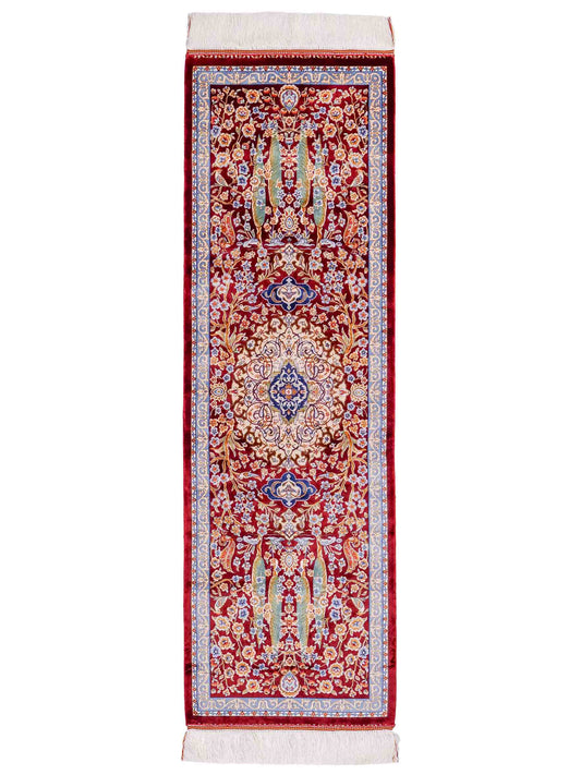Ghom Läufer-Maschinenteppich "Roxana" 150 x 50 cm aus pflanzlicher Seide (Viskose) mit Medaillon, Rot. Teppichnummer: V74RD075H. Persian Luxury Collection by Khademi. Made in Iran / Persia – Vertrieb durch JUPITER Intl.