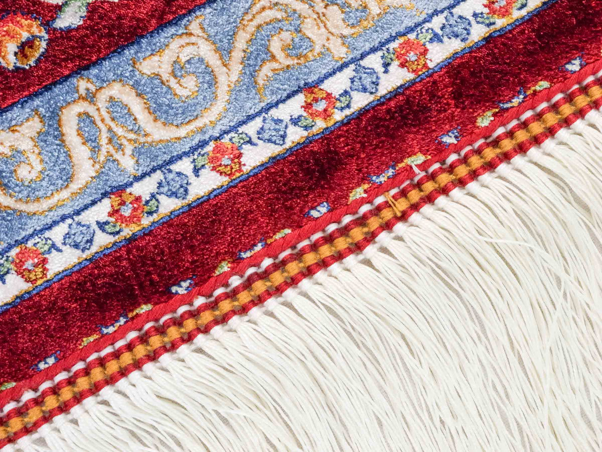 Ghom Läufer-Maschinenteppich "Roxana" 150 x 50 cm aus pflanzlicher Seide (Viskose) mit Medaillon, Rot. Teppichnummer: V74RD075H. Persian Luxury Collection by Khademi. Made in Iran / Persia – Vertrieb durch JUPITER Intl.