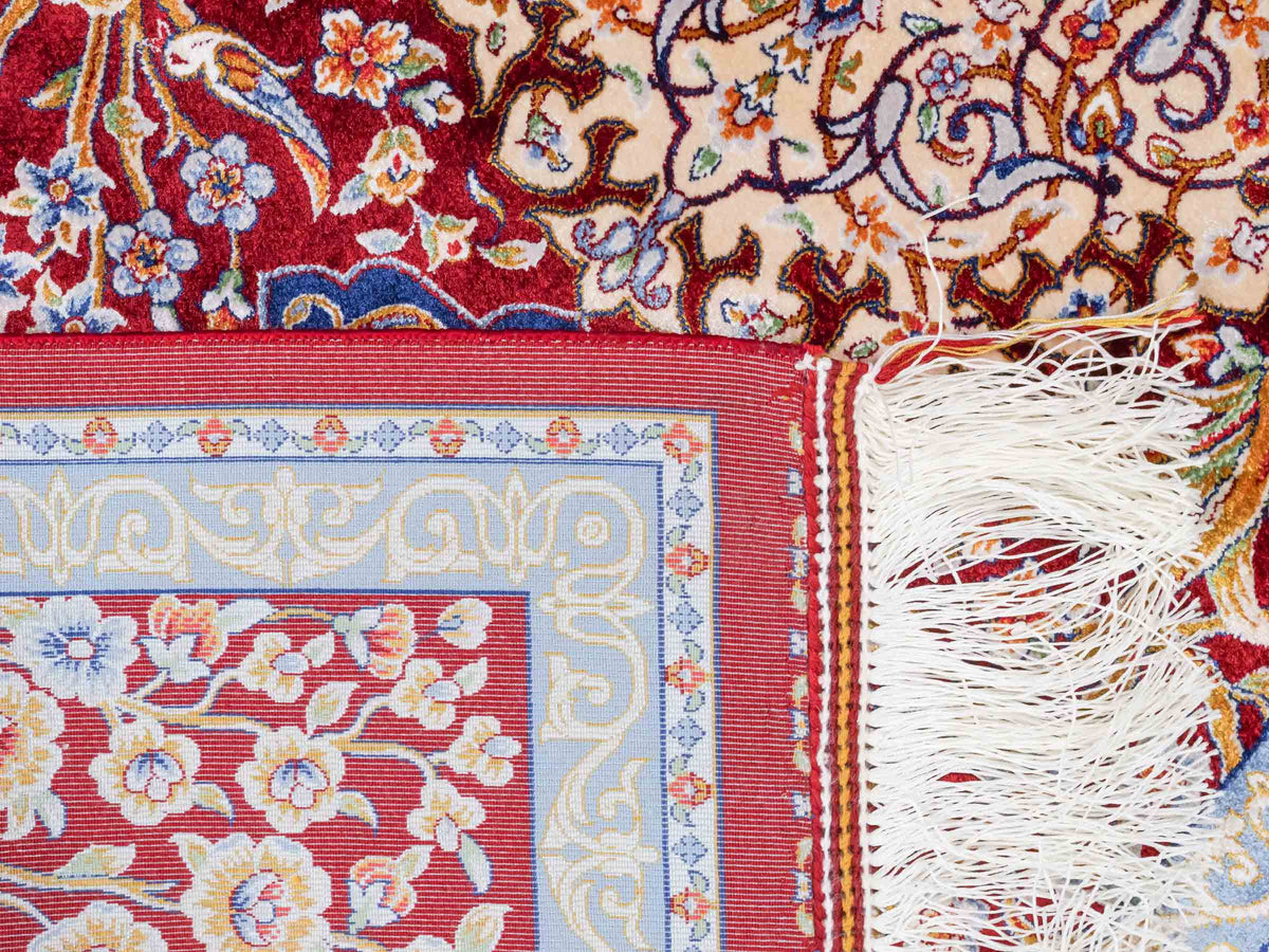 Ghom Läufer-Maschinenteppich "Roxana" 150 x 50 cm aus pflanzlicher Seide (Viskose) mit Medaillon, Rot. Teppichnummer: V74RD075H. Persian Luxury Collection by Khademi. Made in Iran / Persia – Vertrieb durch JUPITER Intl.