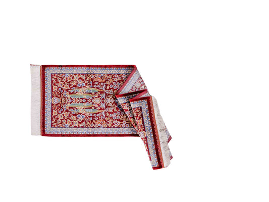 Ghom Läufer-Maschinenteppich "Roxana" 150 x 50 cm aus pflanzlicher Seide (Viskose) mit Medaillon, Rot. Teppichnummer: V74RD075H. Persian Luxury Collection by Khademi. Made in Iran / Persia – Vertrieb durch JUPITER Intl.