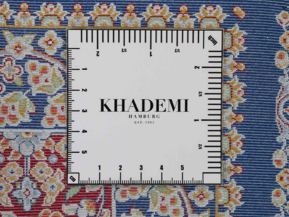 Ghom Läufer-Maschinenteppich "Sam" 150 x 50 cm aus pflanzlicher Seide (Viskose) mit Lebensbaum, Marineblau. Teppichnummer: V75NY075H. Persian Luxury Collection by Khademi. Made in Iran / Persia – Vertrieb durch JUPITER Intl.