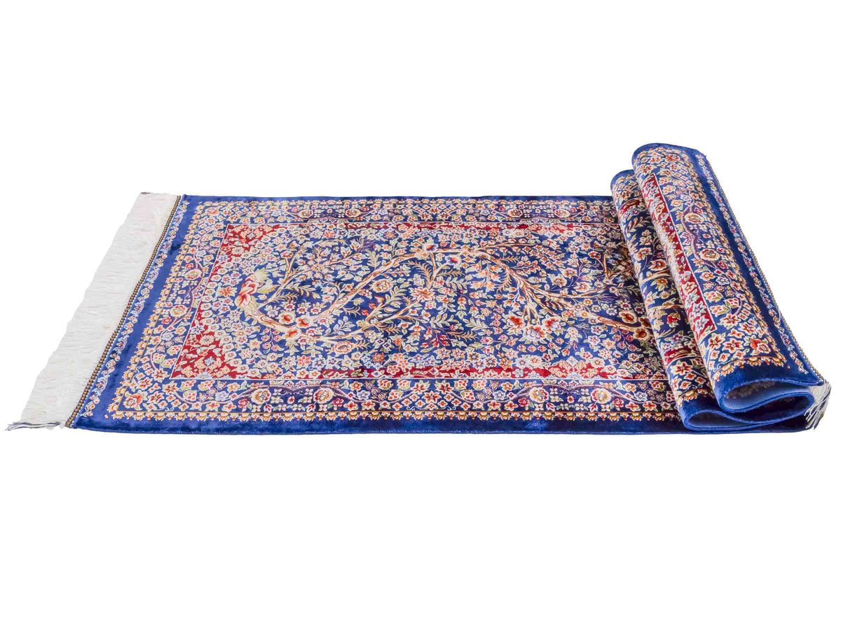 Ghom Läufer-Maschinenteppich "Sam" 150 x 50 cm aus pflanzlicher Seide (Viskose) mit Lebensbaum, Marineblau. Teppichnummer: V75NY075H. Persian Luxury Collection by Khademi. Made in Iran / Persia – Vertrieb durch JUPITER Intl.