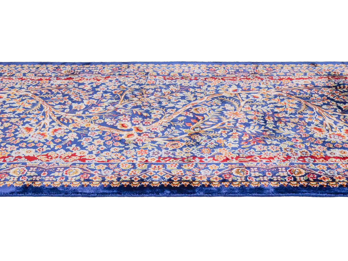 Ghom Läufer-Maschinenteppich "Sam" 150 x 50 cm aus pflanzlicher Seide (Viskose) mit Lebensbaum, Marineblau. Teppichnummer: V75NY075H. Persian Luxury Collection by Khademi. Made in Iran / Persia – Vertrieb durch JUPITER Intl.
