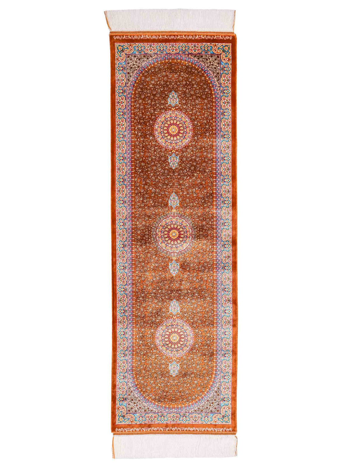 Ghom Läufer-Maschinenteppich "Shamshir" 150 x 50 cm aus pflanzlicher Seide (Viskose) mit Medaillon, Braun. Teppichnummer: V84WN075H. Persian Luxury Collection by Khademi. Made in Iran / Persia – Vertrieb durch JUPITER Intl.