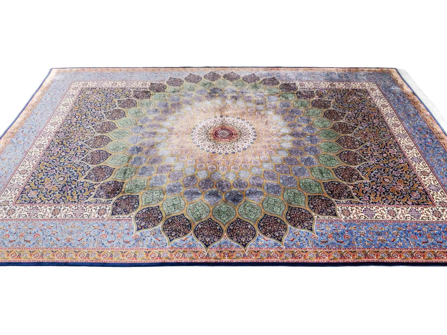 Ghom Maschinenteppich "Aban" 300 x 200 cm aus pflanzlicher Seide (Viskose) mit Gumbad-Medaillon, Marineblau. Teppichnummer: V1NY600H. Persian Luxury Collection by Khademi. Made in Iran / Persia – Vertrieb durch JUPITER Intl