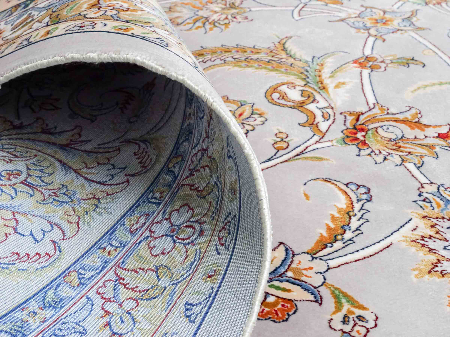 Ghom Maschinenteppich "Afridun" 300 x 200 cm aus pflanzlicher Seide (Viskose) mit Allover-Design, Silber-Grau. Teppichnummer: V2SV600H. Persian Luxury Collection by Khademi. Made in Iran / Persia – Vertrieb durch JUPITER Intl.