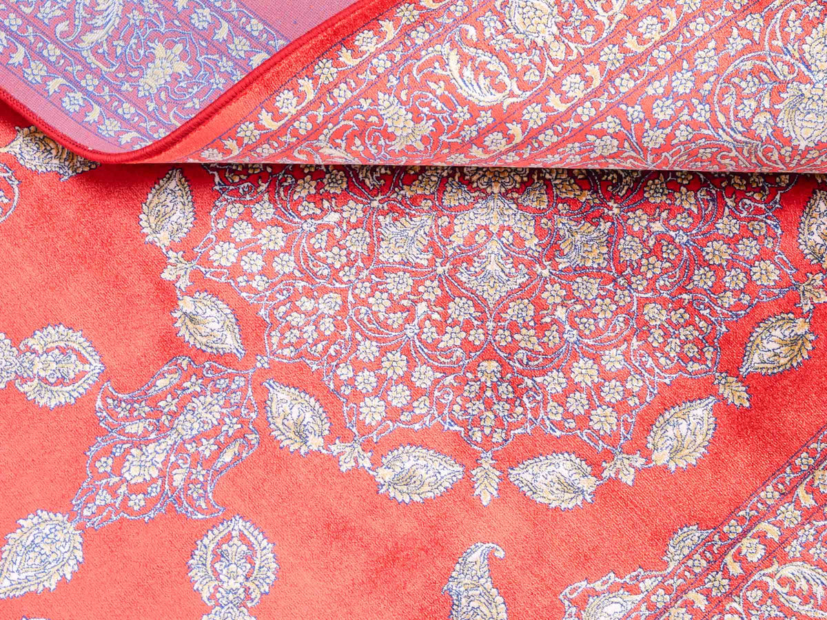 Ghom Maschinenteppich "Anahita" 120 x 80 cm aus pflanzlicher Seide (Viskose) mit Medaillon, Orange-Gold. Teppichnummer: V3BU096M. Persian Luxury Collection by Khademi. Made in Iran / Persia – Vertrieb durch JUPITER Intl.