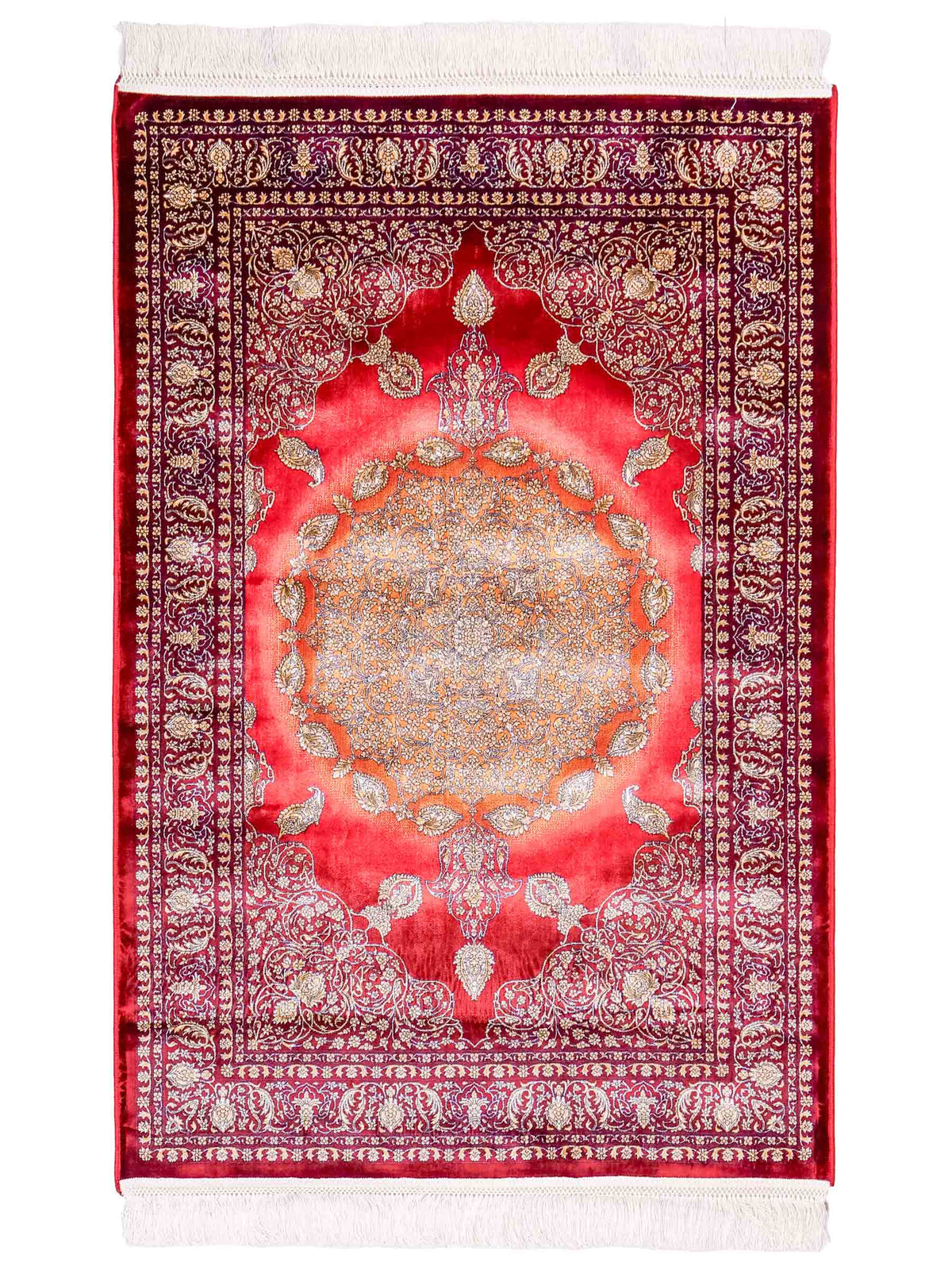 Ghom Maschinenteppich "Anahita" 120 x 80 cm aus pflanzlicher Seide (Viskose) mit Medaillon, Rot-Gold. Teppichnummer: V3RG096M. Persian Luxury Collection by Khademi. Made in Iran / Persia – Vertrieb durch JUPITER Intl.