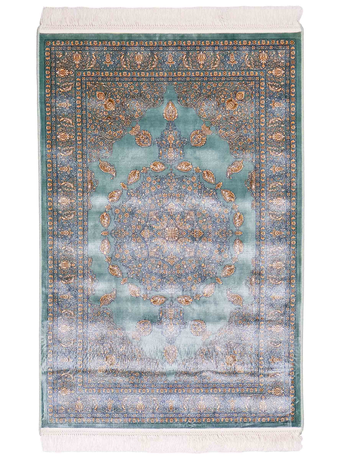 Ghom Maschinenteppich "Anahita" 120 x 80 cm aus pflanzlicher Seide (Viskose) mit Medaillon, Türkis-Gold. Teppichnummer: V3TE096M. Persian Luxury Collection by Khademi. Made in Iran / Persia – Vertrieb durch JUPITER Intl.