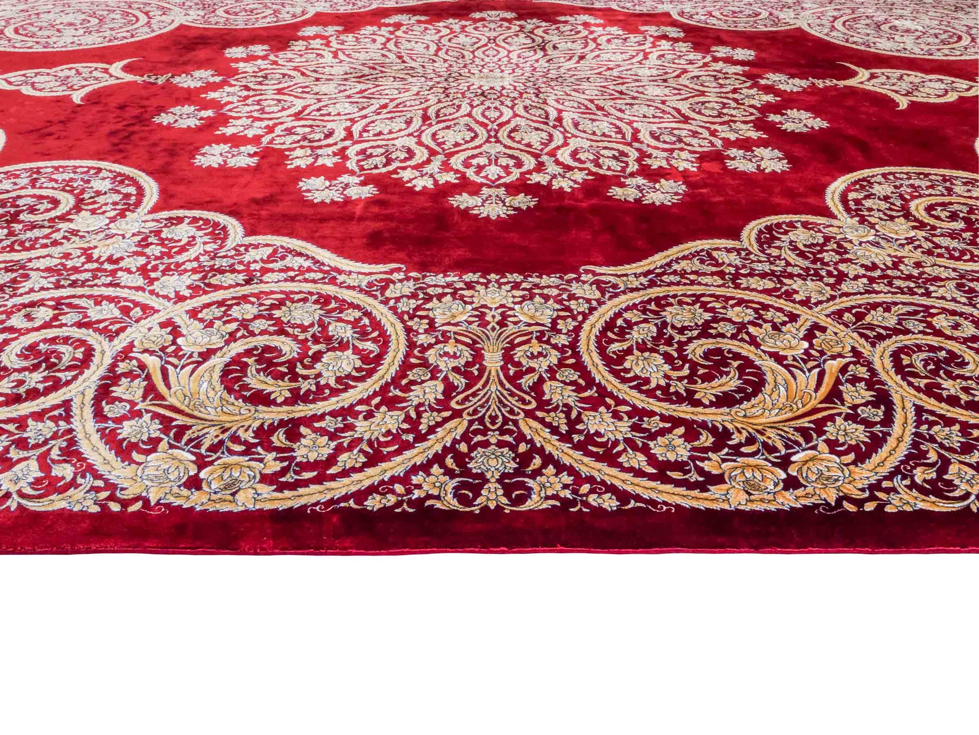 Ghom Maschinenteppich "Arash" 300 x 200 cm aus pflanzlicher Seide (Viskose) mit Spiegel-Medaillon, Rot. Teppichnummer: V4RD600H. Persian Luxury Collection by Khademi. Made in Iran / Persia – Vertrieb durch JUPITER Intl.