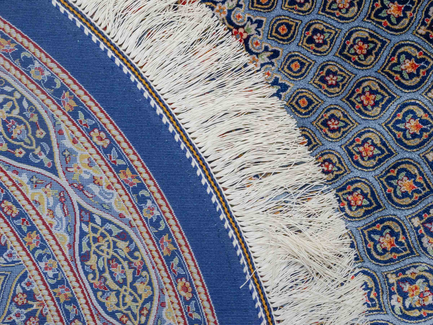 Runder Ghom Maschinenteppich "Ardashir" 100 x 100 cm aus pflanzlicher Seide (Viskose) mit Gumbad-Medaillon, Marineblau. Teppichnummer: V5NY100H. Persian Luxury Collection by Khademi. Made in Iran / Persia – Vertrieb durch JUPITER Intl.