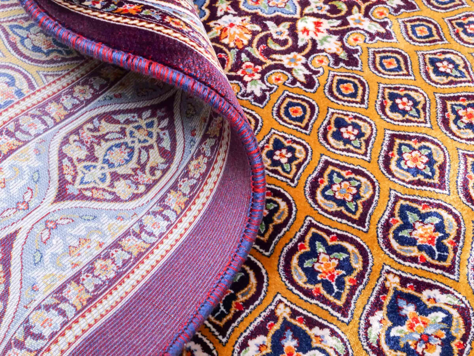 Ghom Maschinenteppich "Ardashir" 120 x 80 cm aus pflanzlicher Seide (Viskose) mit Gumbad-Medaillon, Lila-Violett. Teppichnummer: V5AE096M. Persian Luxury Collection by Khademi. Made in Iran / Persia – Vertrieb durch JUPITER Intl.