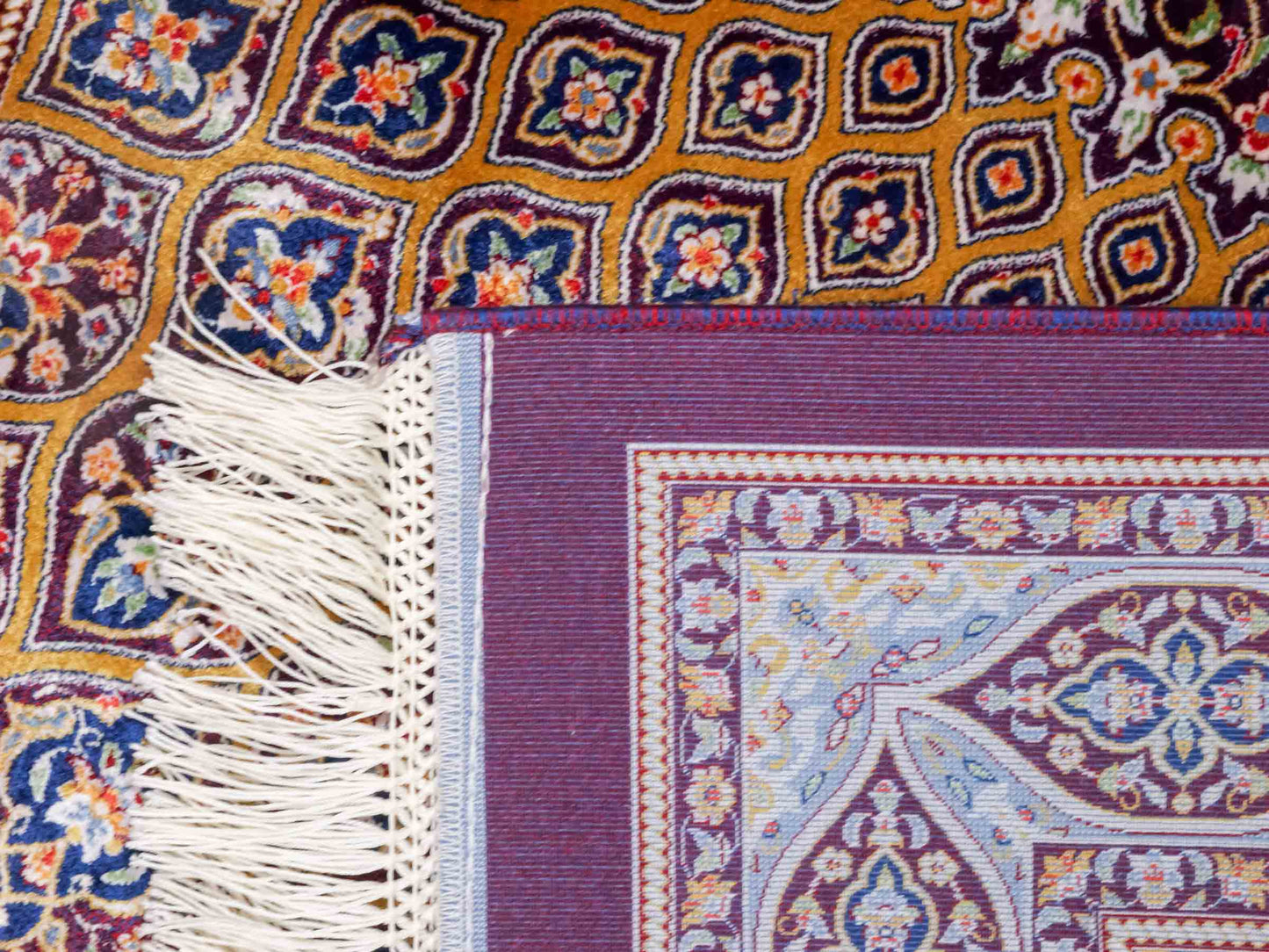 Ghom Maschinenteppich "Ardashir" 120 x 80 cm aus pflanzlicher Seide (Viskose) mit Gumbad-Medaillon, Lila-Violett. Teppichnummer: V5AE096M. Persian Luxury Collection by Khademi. Made in Iran / Persia – Vertrieb durch JUPITER Intl.