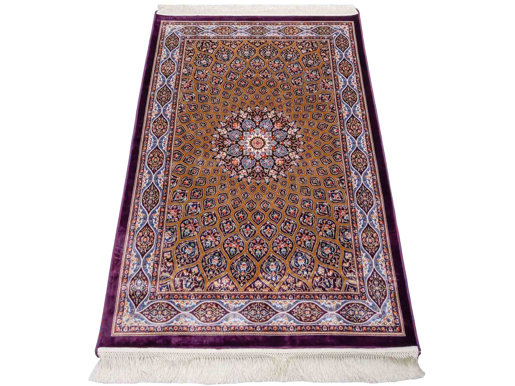 Ghom Maschinenteppich "Ardashir" 120 x 80 cm aus pflanzlicher Seide (Viskose) mit Gumbad-Medaillon, Lila-Violett. Teppichnummer: V5AE096M. Persian Luxury Collection by Khademi. Made in Iran / Persia – Vertrieb durch JUPITER Intl.