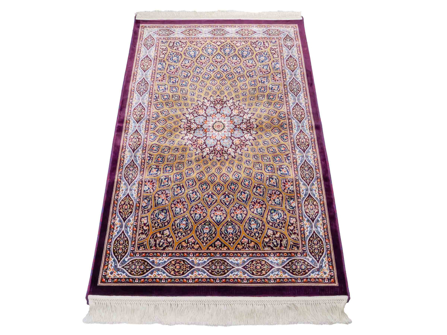 Ghom Maschinenteppich "Ardashir" 120 x 80 cm aus pflanzlicher Seide (Viskose) mit Gumbad-Medaillon, Lila-Violett. Teppichnummer: V5AE096M. Persian Luxury Collection by Khademi. Made in Iran / Persia – Vertrieb durch JUPITER Intl.