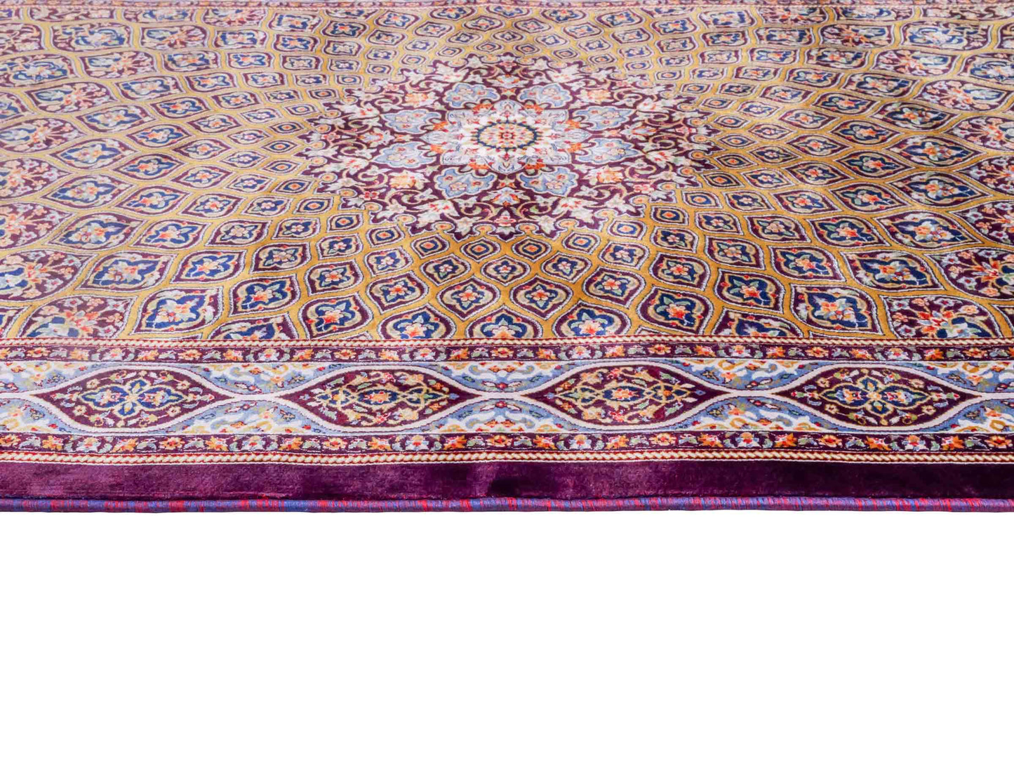 Ghom Maschinenteppich "Ardashir" 120 x 80 cm aus pflanzlicher Seide (Viskose) mit Gumbad-Medaillon, Lila-Violett. Teppichnummer: V5AE096M. Persian Luxury Collection by Khademi. Made in Iran / Persia – Vertrieb durch JUPITER Intl.