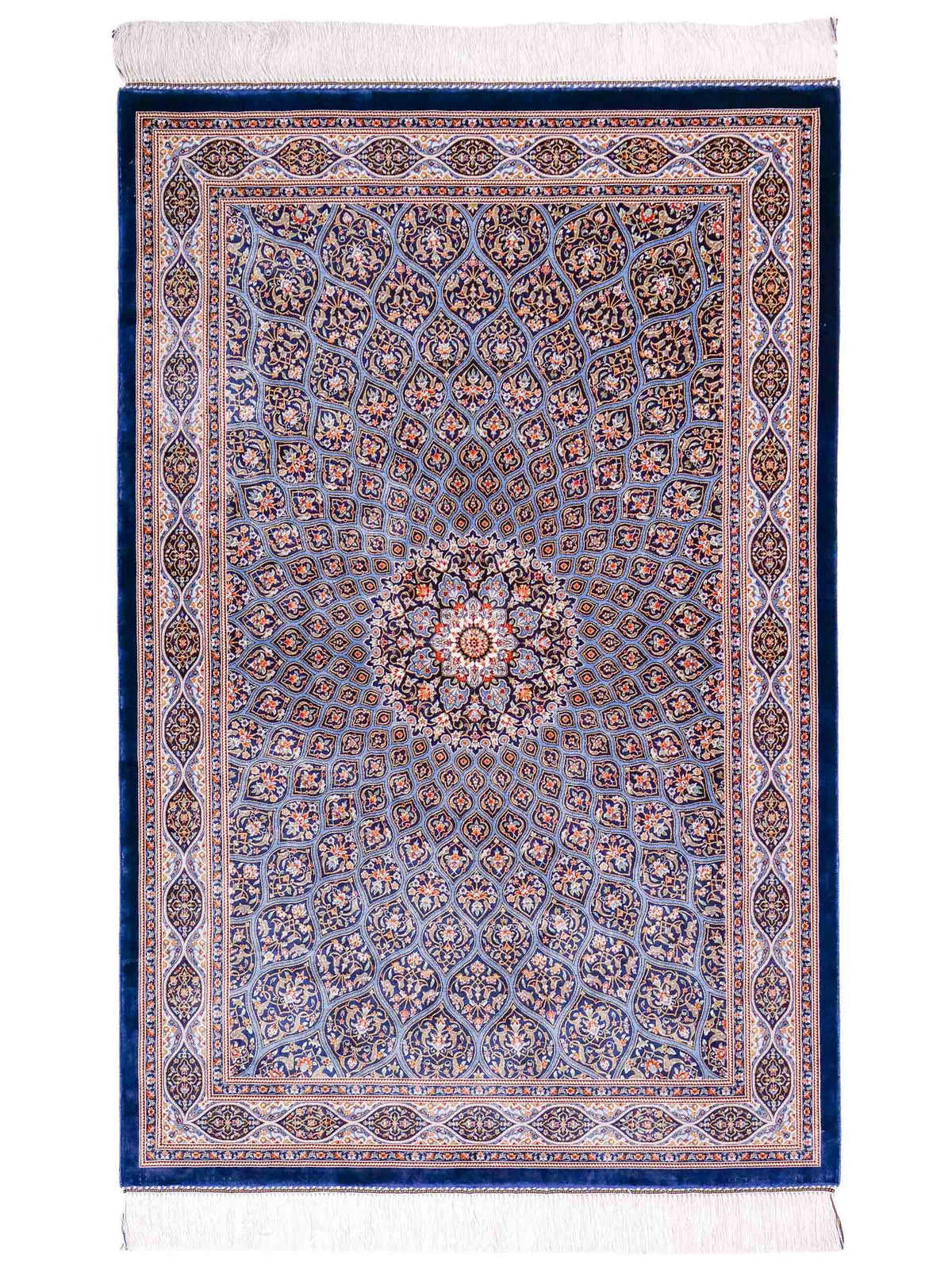 Ghom Maschinenteppich "Ardashir" 150 x 100 cm aus pflanzlicher Seide (Viskose) mit Medaillon, Marineblau-Hellblau. Teppichnummer: V5NY150H. Persian Luxury Collection by Khademi. Made in Iran / Persia – Vertrieb durch JUPITER Intl.