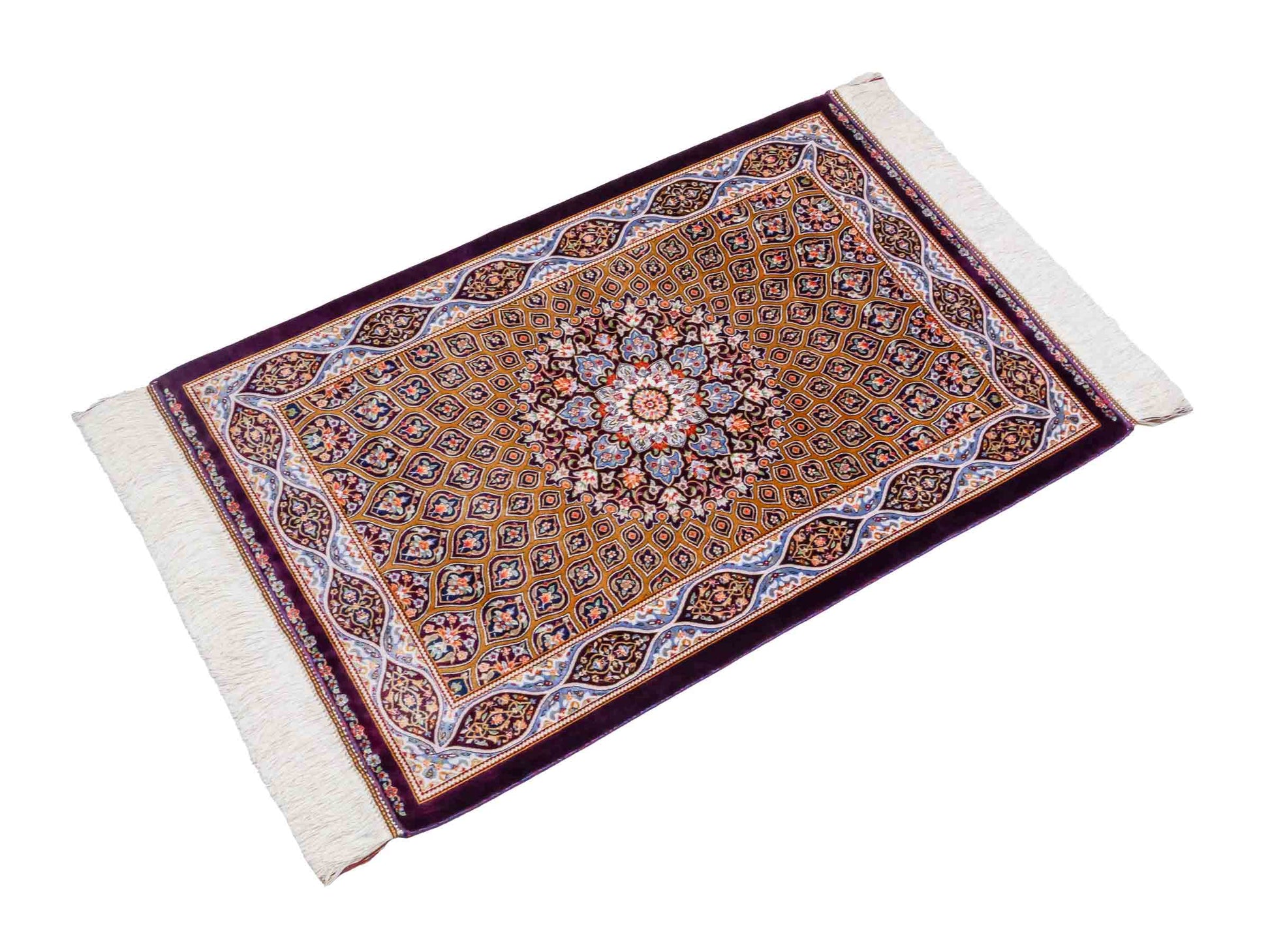 Ghom Maschinenteppich "Ardashir" 90 x 60 cm aus pflanzlicher Seide (Viskose) mit Gumbad-Medaillon, Lila-Violett. Teppichnummer: V5AE054H. Persian Luxury Collection by Khademi. Made in Iran / Persia – Vertrieb durch JUPITER Intl.