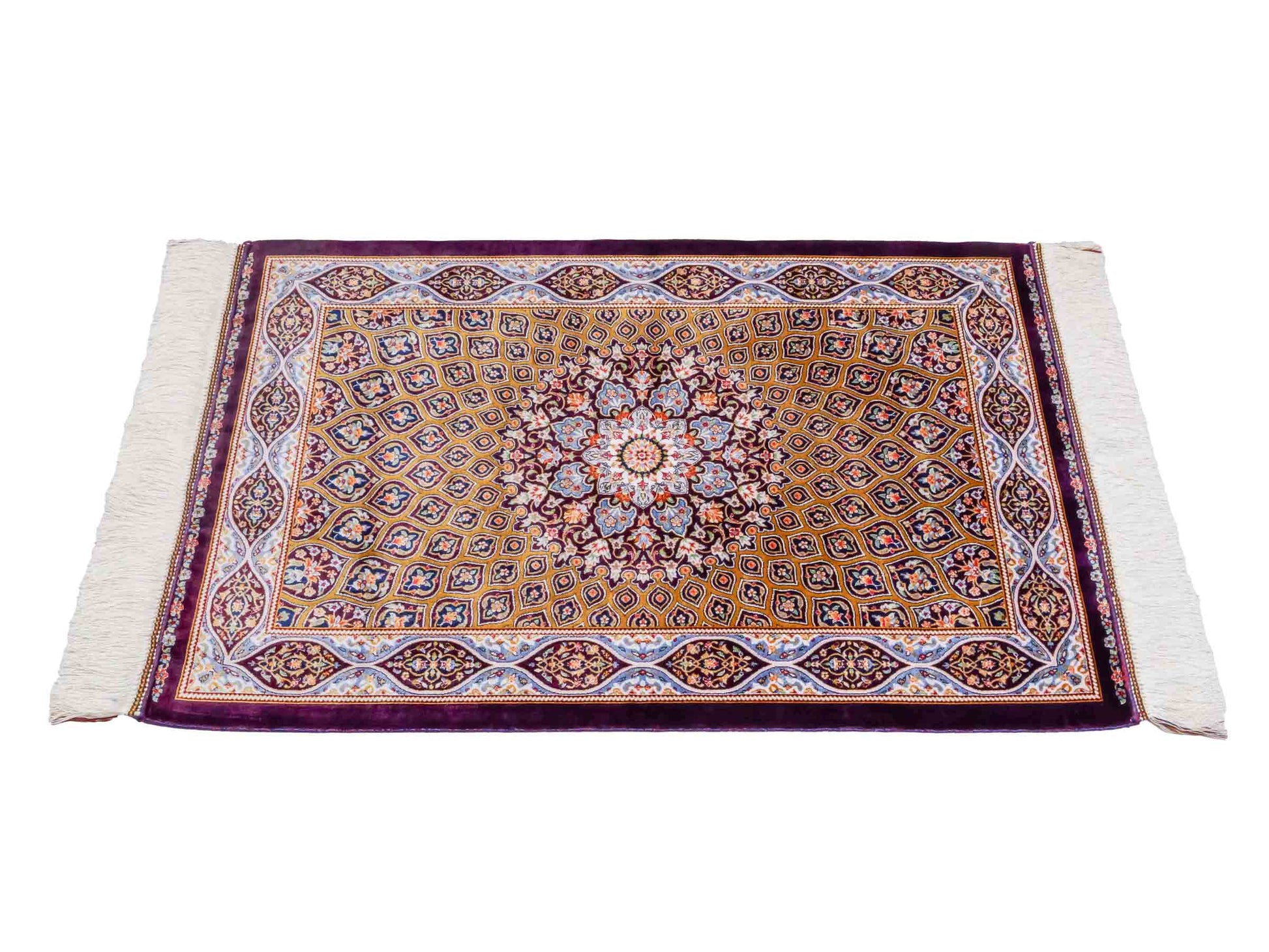 Ghom Maschinenteppich "Ardashir" 90 x 60 cm aus pflanzlicher Seide (Viskose) mit Gumbad-Medaillon, Lila-Violett. Teppichnummer: V5AE054H. Persian Luxury Collection by Khademi. Made in Iran / Persia – Vertrieb durch JUPITER Intl.