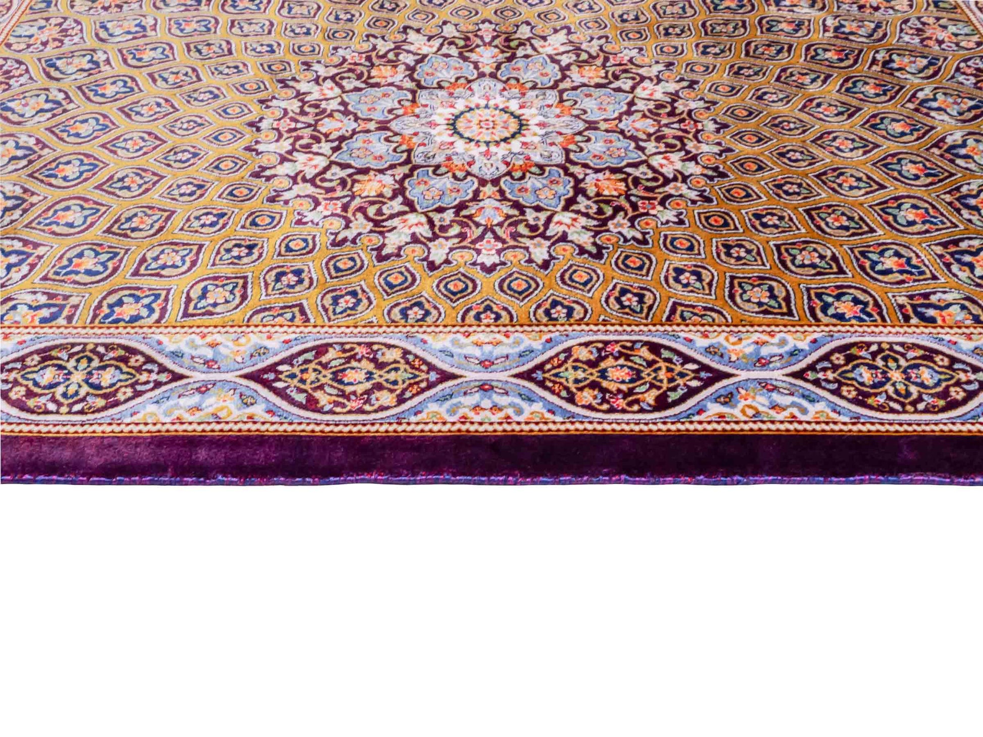 Ghom Maschinenteppich "Ardashir" 90 x 60 cm aus pflanzlicher Seide (Viskose) mit Gumbad-Medaillon, Lila-Violett. Teppichnummer: V5AE054H. Persian Luxury Collection by Khademi. Made in Iran / Persia – Vertrieb durch JUPITER Intl.