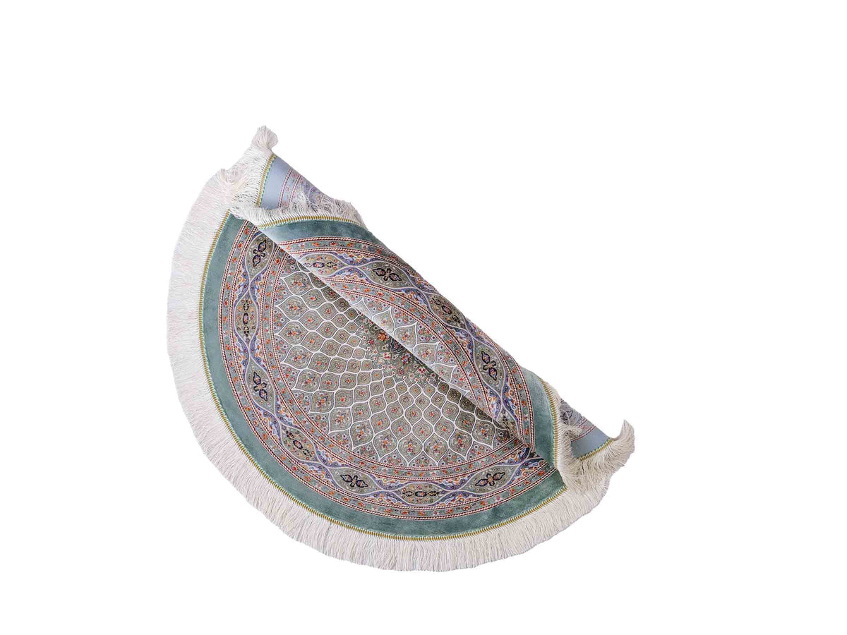 Runder Ghom Maschinenteppich "Ardashir" 100 x 100 cm, mit Medaillon, aus pflanzlicher Seide (Viskose), Türkis. Teppichnummer: V5TL100H. Persian Luxury Collection by Khademi. Made in Iran / Persia – Vertrieb durch JUPITER Intl.