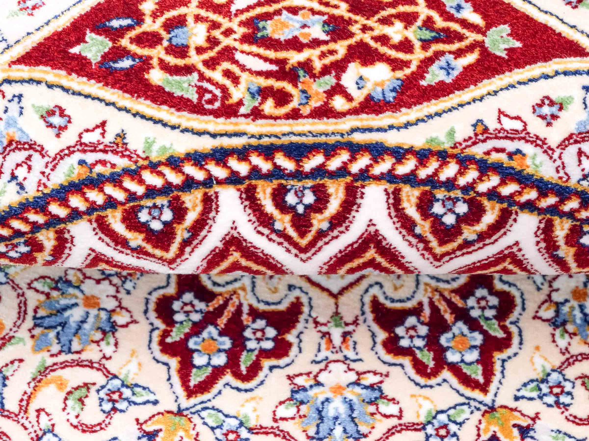 Runder Ghom Maschinenteppich "Ardashir" 60 x 60 cm, mit Medaillon, aus pflanzlicher Seide (Viskose), Rot. Teppichnummer: V5RD036H. Persian Luxury Collection by Khademi. Made in Iran / Persia – Vertrieb durch JUPITER Intl.