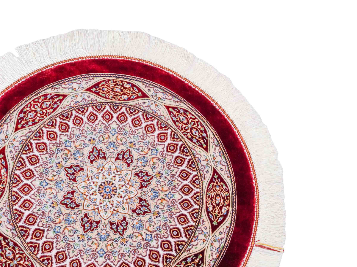 Runder Ghom Maschinenteppich "Ardashir" 60 x 60 cm, mit Medaillon, aus pflanzlicher Seide (Viskose), Rot. Teppichnummer: V5RD036H. Persian Luxury Collection by Khademi. Made in Iran / Persia – Vertrieb durch JUPITER Intl.