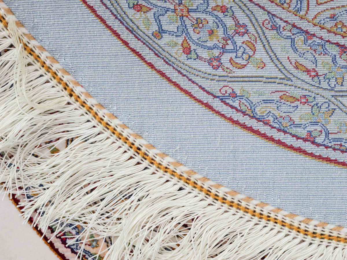 Runder Ghom Maschinenteppich "Ardashir" 60 x 60 cm, mit Medaillon, aus pflanzlicher Seide (Viskose), Cremeweiß. Teppichnummer: V5CR036H. Persian Luxury Collection by Khademi. Made in Iran / Persia – Vertrieb durch JUPITER Intl.