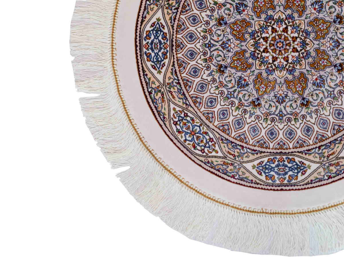 Runder Ghom Maschinenteppich "Ardashir" 60 x 60 cm, mit Medaillon, aus pflanzlicher Seide (Viskose), Cremeweiß. Teppichnummer: V5CR036H. Persian Luxury Collection by Khademi. Made in Iran / Persia – Vertrieb durch JUPITER Intl.
