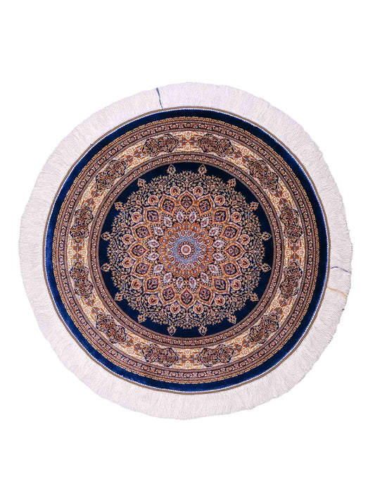 Runder Ghom Maschinenteppich "Arsaces" 100 x 100 cm aus pflanzlicher Seide (Viskose) mit Medaillon, Marineblau. Teppichnummer: V7NY100H. Persian Luxury Collection by Khademi. Made in Iran / Persia – Vertrieb durch JUPITER Intl.