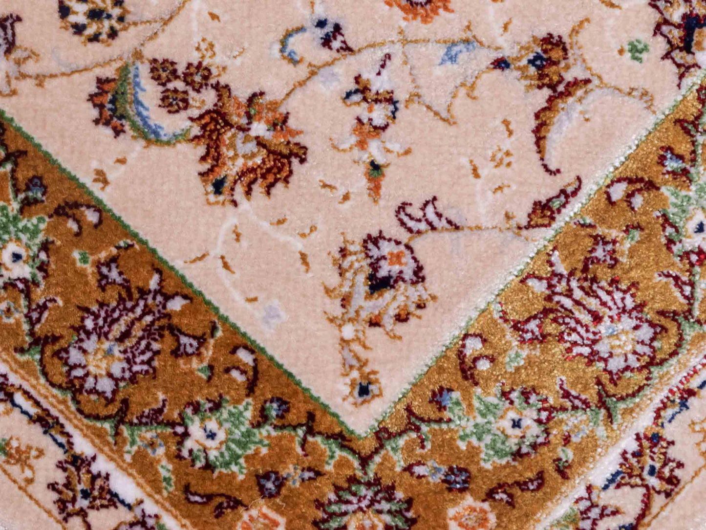Ghom Maschinenteppich "Arshiyan" 55 x 37 cm aus pflanzlicher Seide (Viskose) mit Allover-Design, Beige. Teppichnummer: V11BG020H. Persian Luxury Collection by Khademi. Made in Iran / Persia – Vertrieb durch JUPITER Intl.