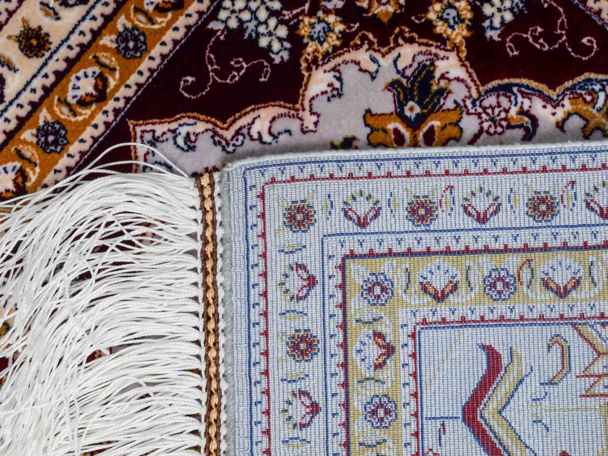 Ghom Maschinenteppich "Azar" 55 x 37 cm aus pflanzlicher Seide (Viskose) mit Allover-Design, Silber-Grau. Teppichnummer: V12SV020H. Persian Luxury Collection by Khademi. Made in Iran / Persia – Vertrieb durch JUPITER Intl.