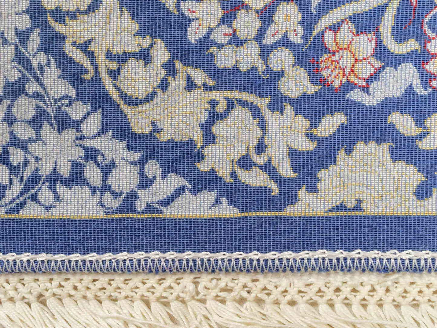 Ghom Maschinenteppich "Bahram" 35 x 35 cm aus pflanzlicher Seide (Viskose) mit floralem Bildmotiv, Marineblau. Teppichnummer: V14NY012M. Persian Luxury Collection by Khademi. Made in Iran / Persia – Vertrieb durch JUPITER Intl.