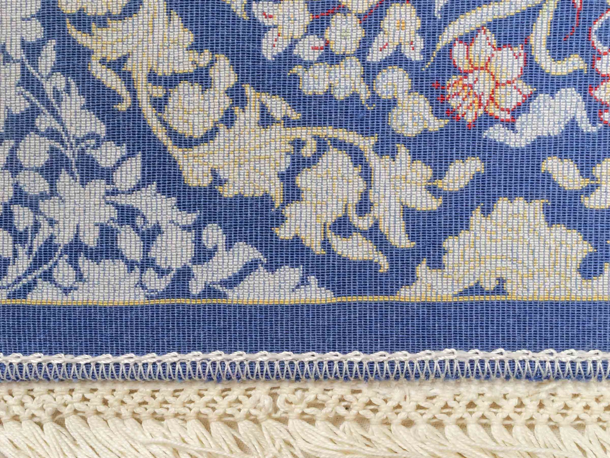 Ghom Maschinenteppich "Bahram" 35 x 35 cm aus pflanzlicher Seide (Viskose) mit floralem Bildmotiv, Marineblau. Teppichnummer: V14NY012M. Persian Luxury Collection by Khademi. Made in Iran / Persia – Vertrieb durch JUPITER Intl.