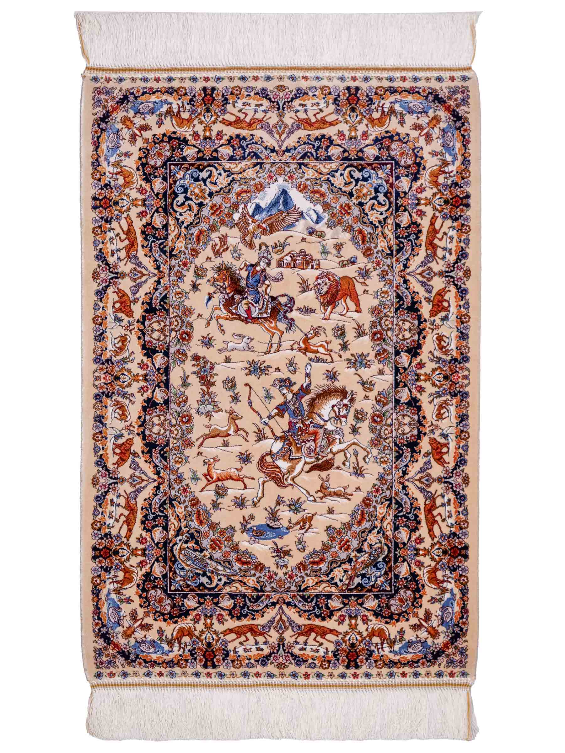 Ghom Maschinenteppich "Banu" 90 x 60 cm aus pflanzlicher Seide (Viskose) mit Jagdmotiv, Beige. Teppichnummer: V13BG054H. Persian Luxury Collection by Khademi. Made in Iran / Persia – Vertrieb durch JUPITER Intl.