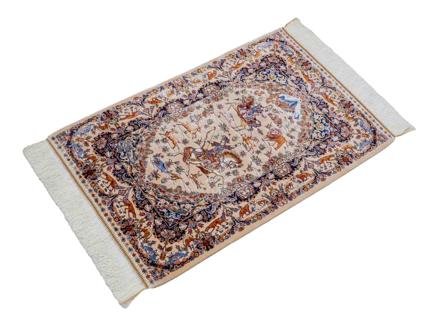 Ghom Maschinenteppich "Banu" 90 x 60 cm aus pflanzlicher Seide (Viskose) mit Jagdmotiv, Beige. Teppichnummer: V13BG054H. Persian Luxury Collection by Khademi. Made in Iran / Persia – Vertrieb durch JUPITER Intl.