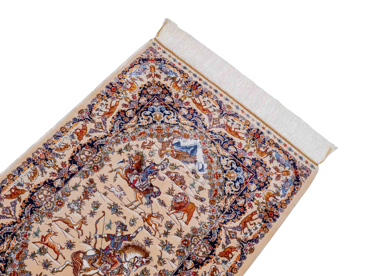 Ghom Maschinenteppich "Banu" 90 x 60 cm aus pflanzlicher Seide (Viskose) mit Jagdmotiv, Beige. Teppichnummer: V13BG054H. Persian Luxury Collection by Khademi. Made in Iran / Persia – Vertrieb durch JUPITER Intl.