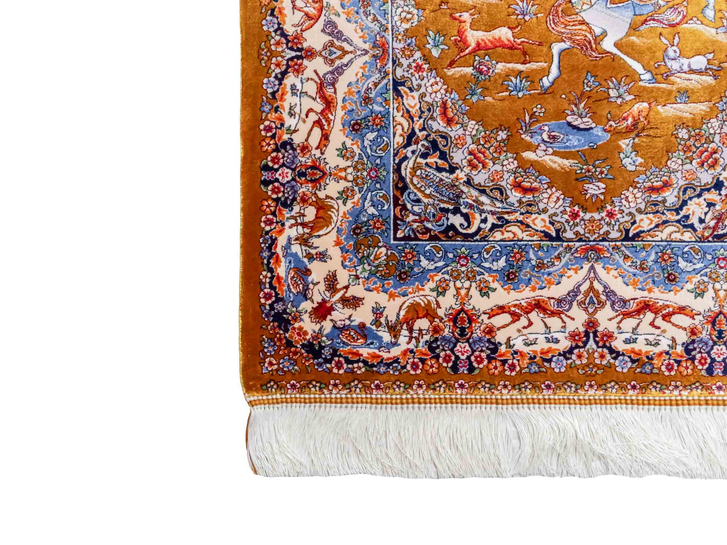 Ghom Maschinenteppich "Banu" 90 x 60 cm aus pflanzlicher Seide (Viskose) mit Jagdmotiv, Gold. Teppichnummer: V13GD054H. Persian Luxury Collection by Khademi. Made in Iran / Persia – Vertrieb durch JUPITER Intl.