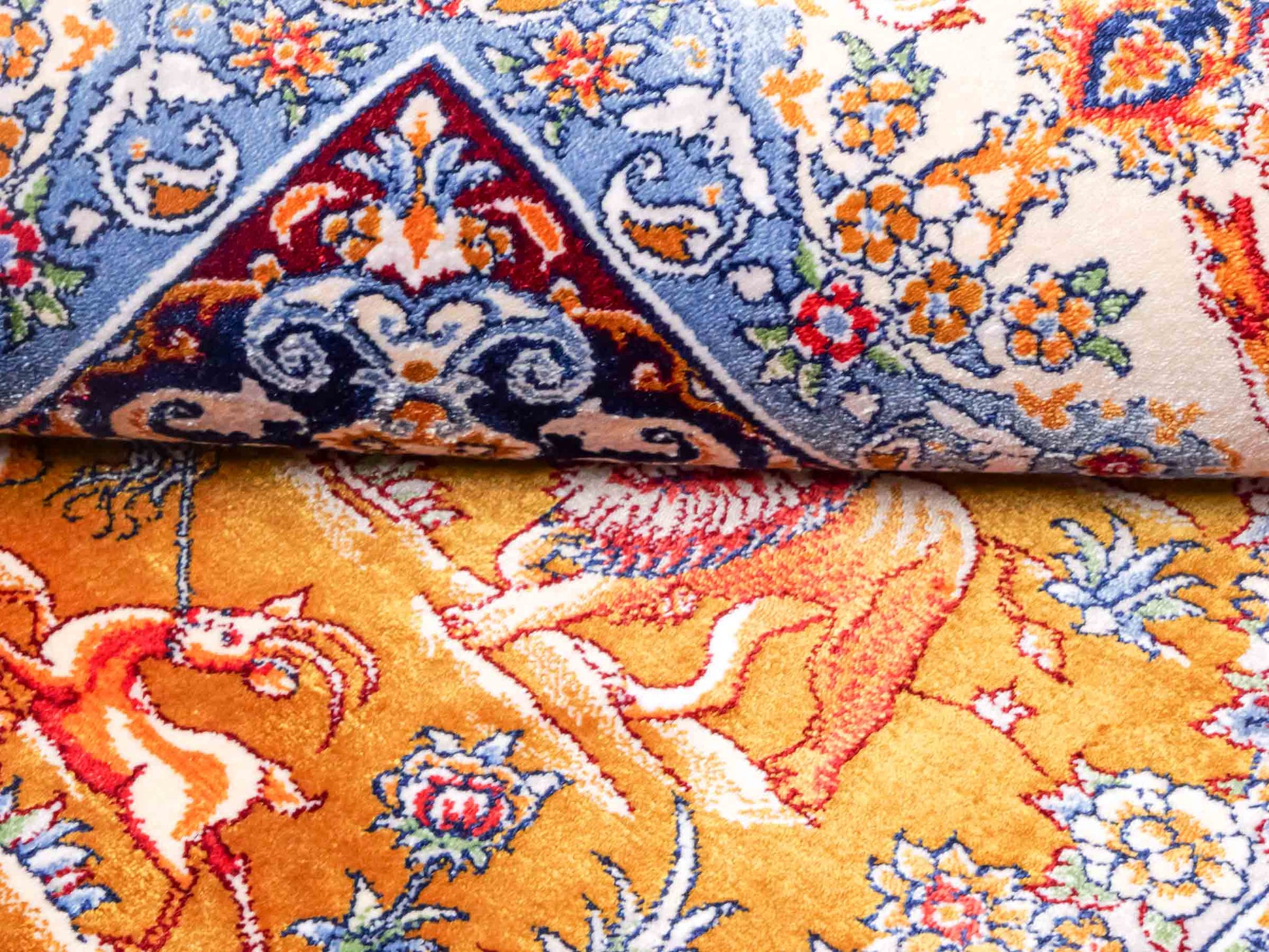 Ghom Maschinenteppich "Banu" 90 x 60 cm aus pflanzlicher Seide (Viskose) mit Jagdmotiv, Gold. Teppichnummer: V13GD054H. Persian Luxury Collection by Khademi. Made in Iran / Persia – Vertrieb durch JUPITER Intl.
